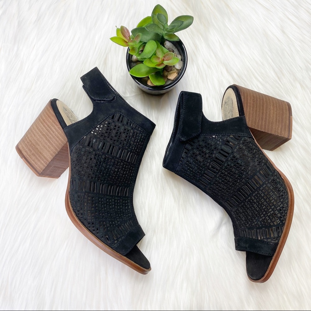 VINCE CAMUTO- Keannie Leather Block Heel Booties